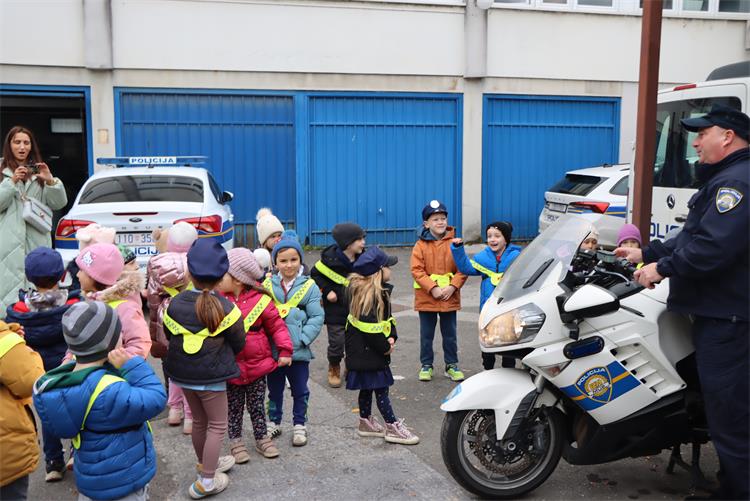 Slika /PU_ZG/slike/PUZ/2025/STUDENI/21-11 vrtic/f2.JPG